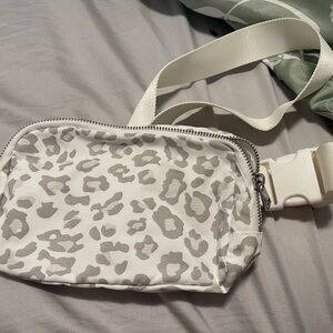 Leopard crossbody belt bag new